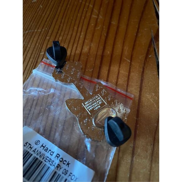 Hard Rock Cafe Foxwoods ✯ 2009 ✯ 5th Anniversary ✯ - Picture 2 of 2